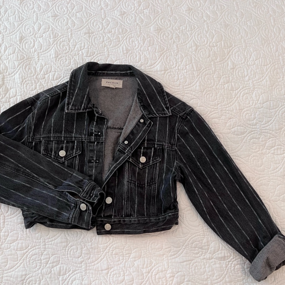 PacSun Cropped Pinstripe Denim Jacket